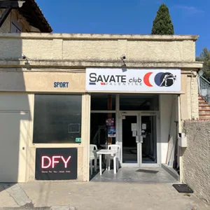 Entrée du Savate Club Valentine, route des 3 Lucs à Marseille