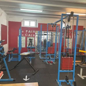 Appareils de la salle de musculation du Savate Club Valentine